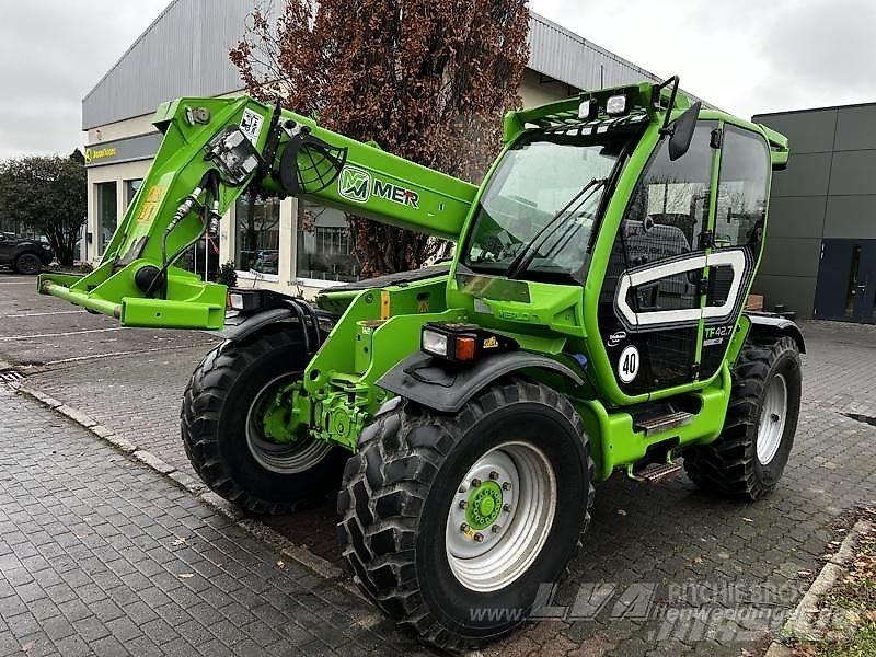 Merlo TF 42.7 伸縮臂操作車