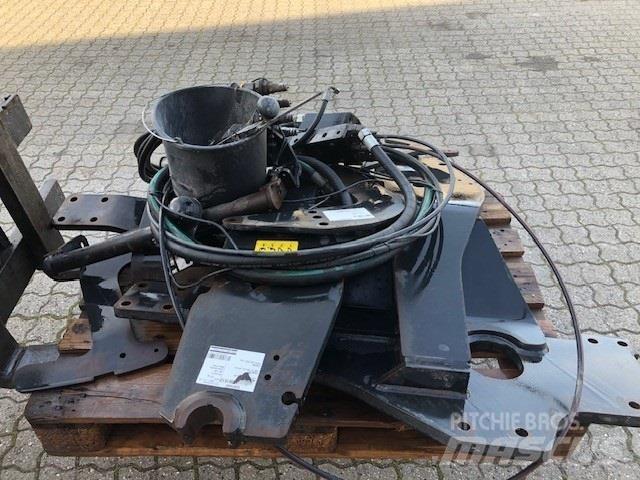 Ålö  前端裝載機和挖掘機