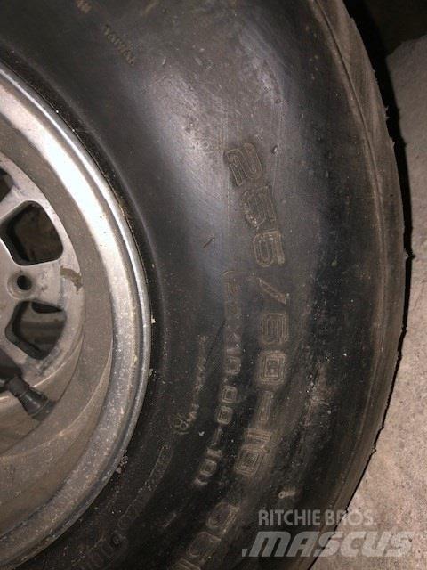  - - -  Honda 輪胎、車輪和輪圈