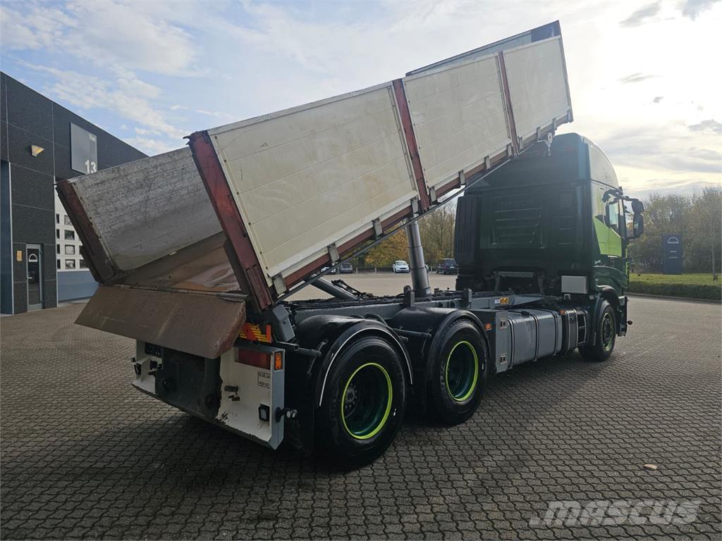 Iveco Stralis 560 6x4 起重可拆卸式卡車