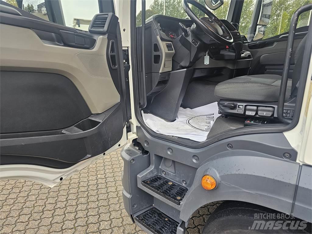MAN TGL 12.250 篷布卡車