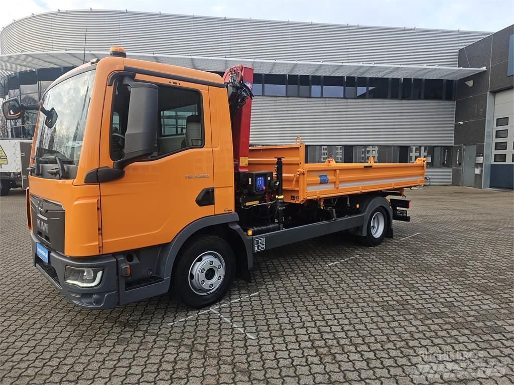 MAN TGL 8.220 起重機卡車