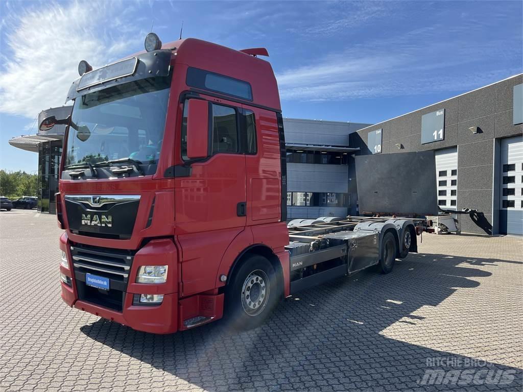 MAN TGX 26.500 6x2 貨櫃框架卡車