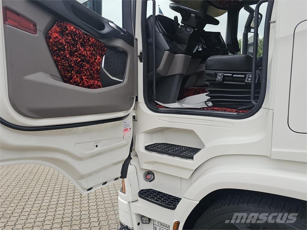 Scania R540 6x2 曳引機組件