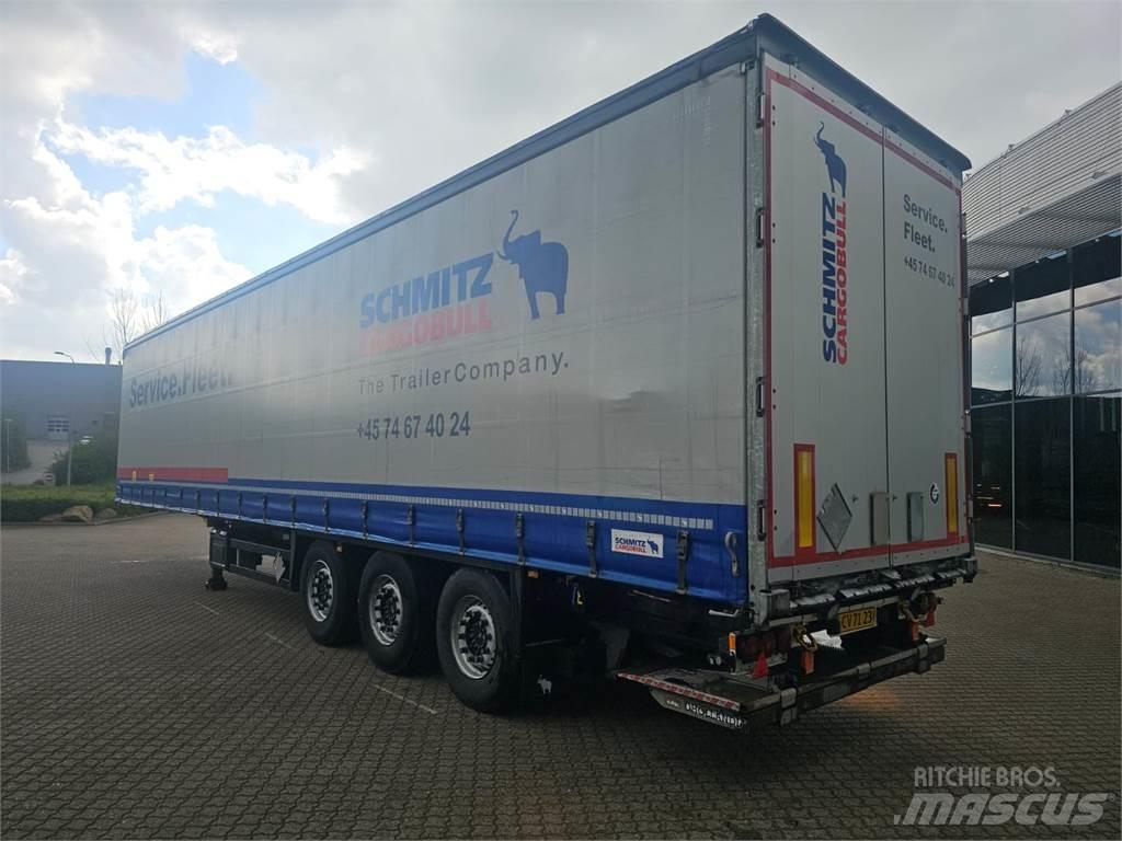 Schmitz Cargobull 13,60 篷布半拖車