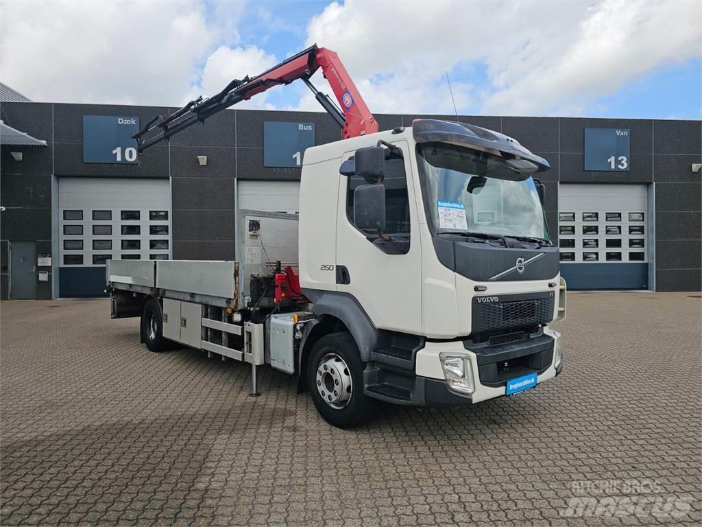 Volvo FL250 起重機卡車
