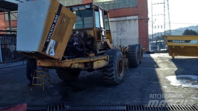 Volvo A25B 鉸接式起吊車