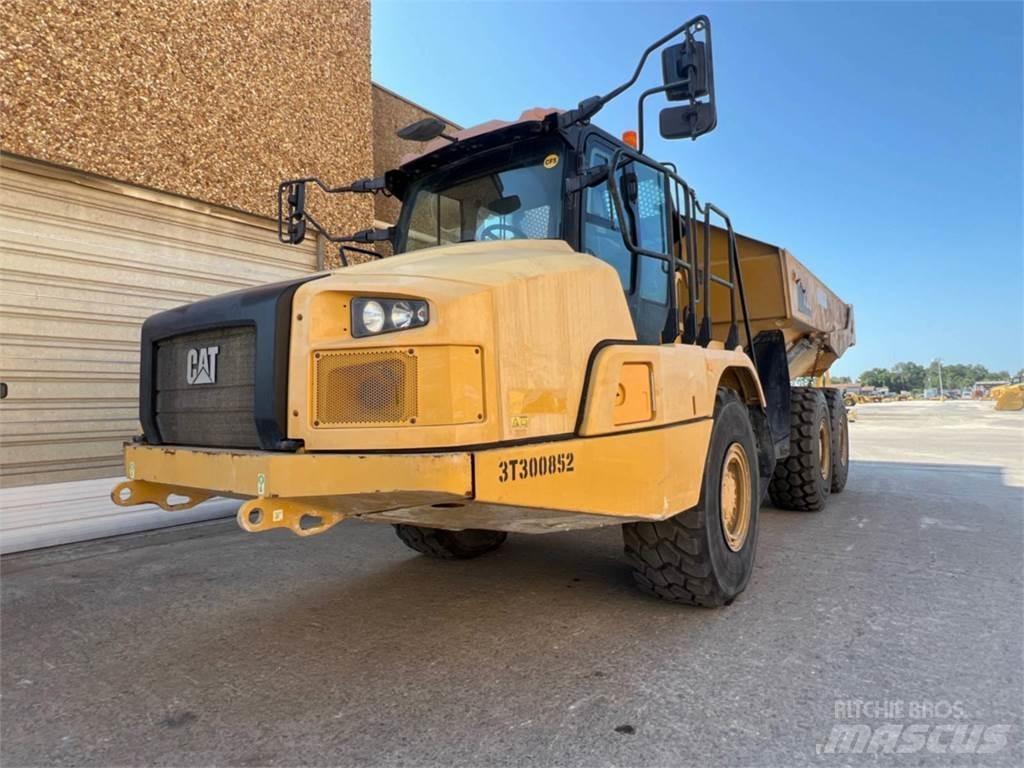 CAT 730 鉸接式起吊車