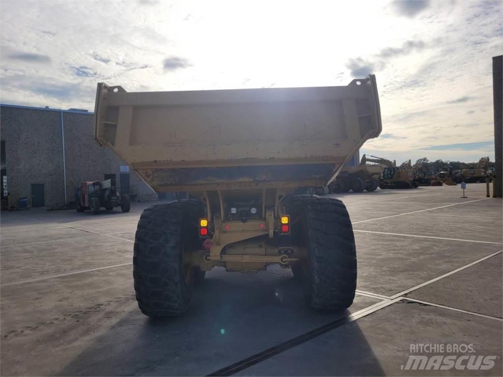 CAT 730 鉸接式起吊車