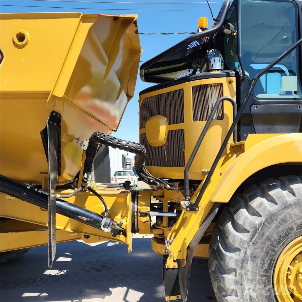CAT 730C 鉸接式起吊車