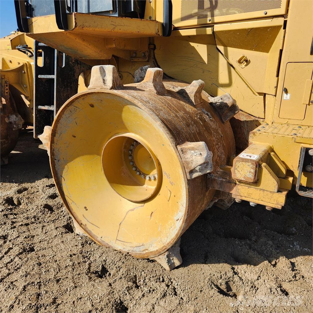 CAT 816K 土壤壓實機