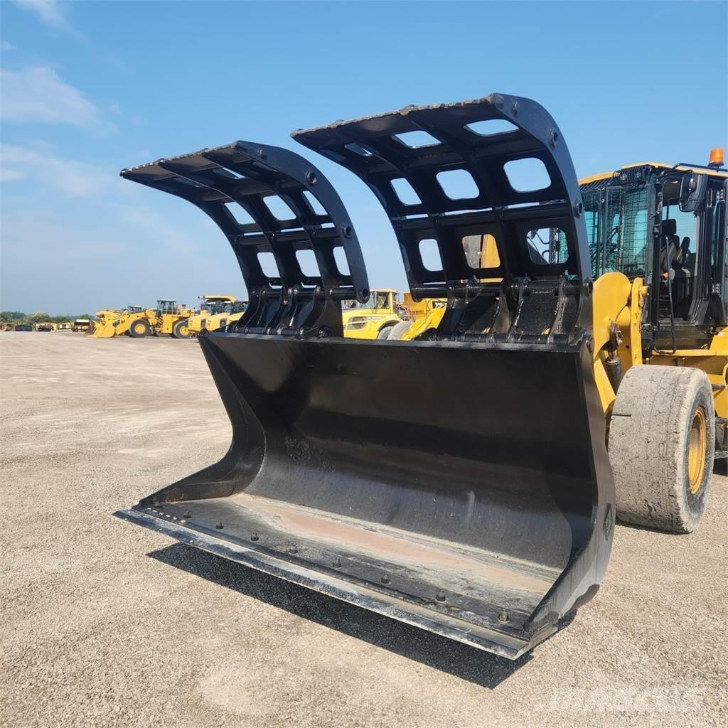 CAT 938M 輪胎式裝載機