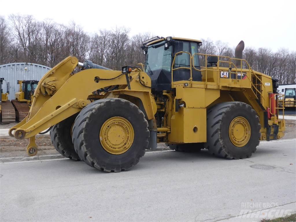 CAT 988K 伸縮臂操作車
