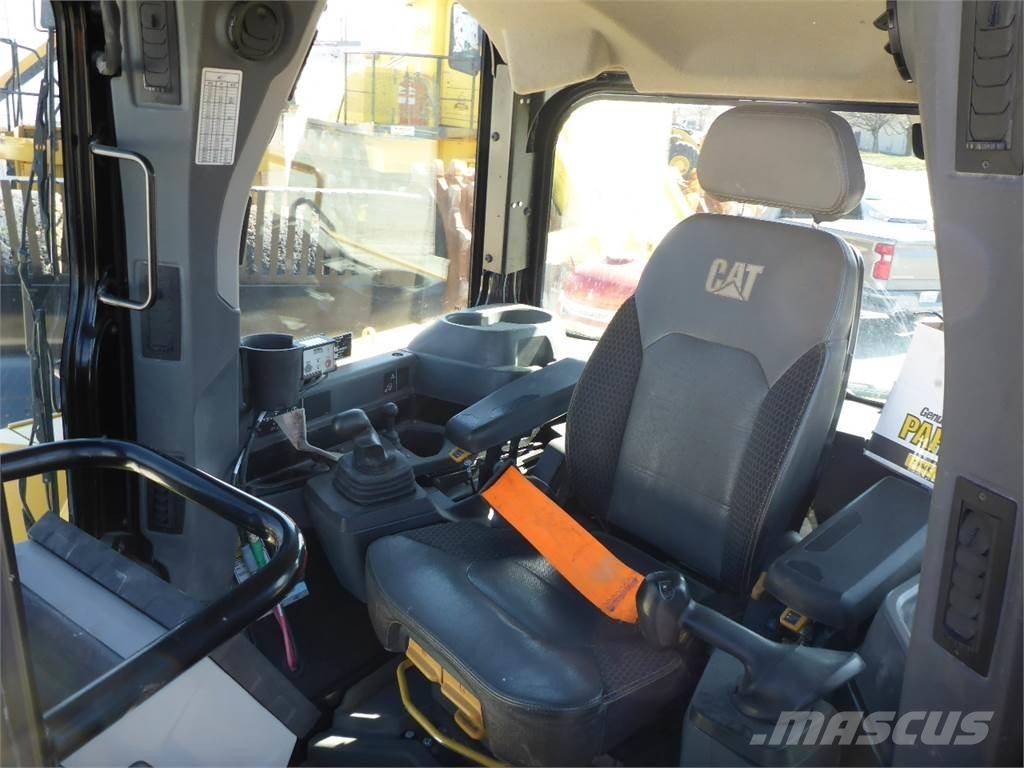 CAT D6 WH 履帶推土機