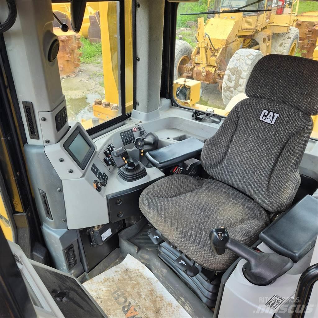 CAT D8T LGP 履帶推土機