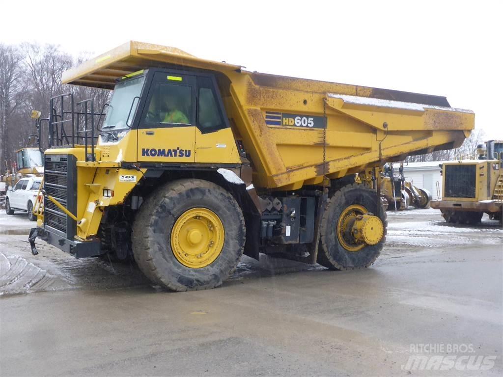 Komatsu HD605-7 剛性傾卸卡車