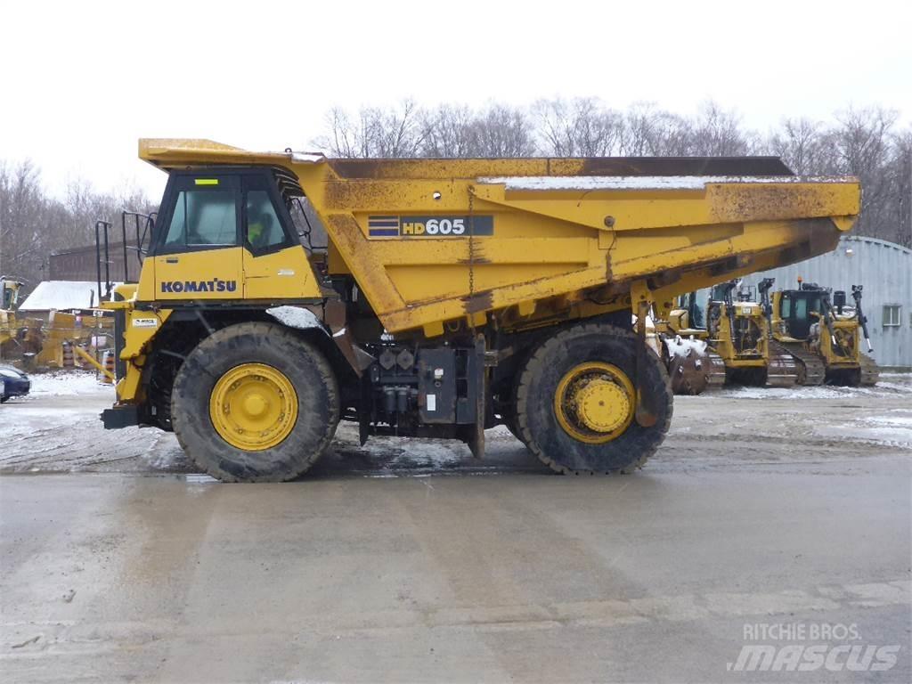 Komatsu HD605-7 剛性傾卸卡車