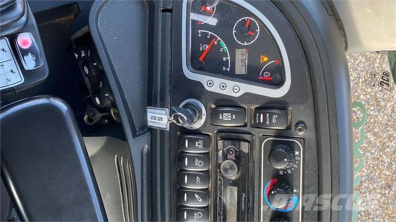 JCB 4CX 反鏟裝載機