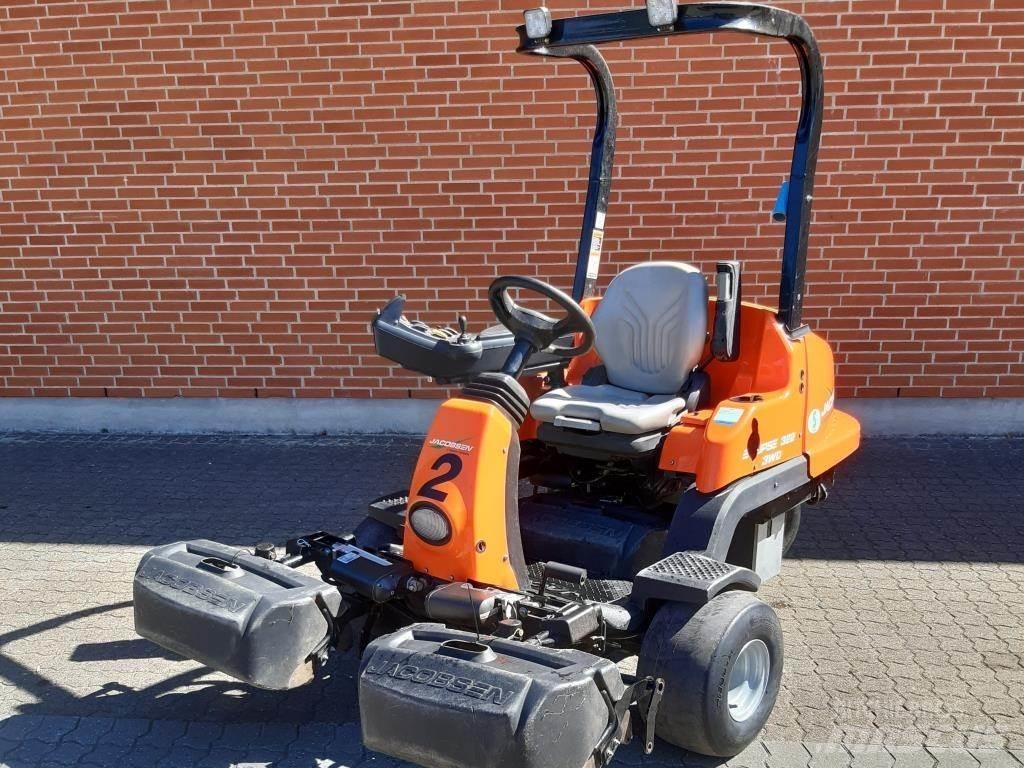 Jacobsen ECLIPS 322 騎乘式割草機