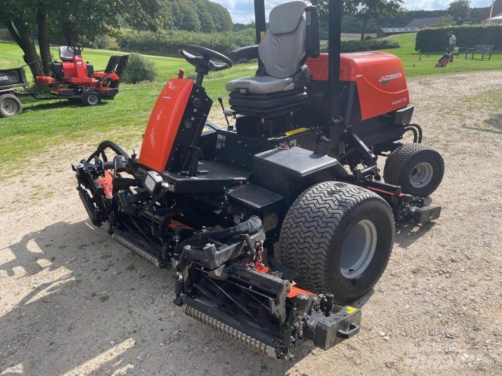 Jacobsen FAIRWAY 250 騎乘式割草機