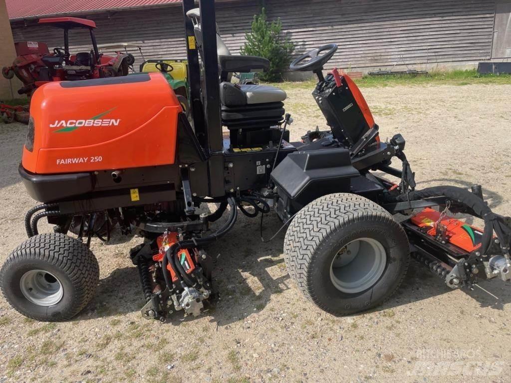 Jacobsen FAIRWAY 250 騎乘式割草機
