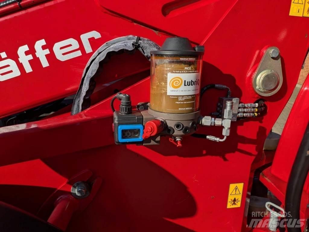 Schäffer 8090 T 伸縮臂操作車