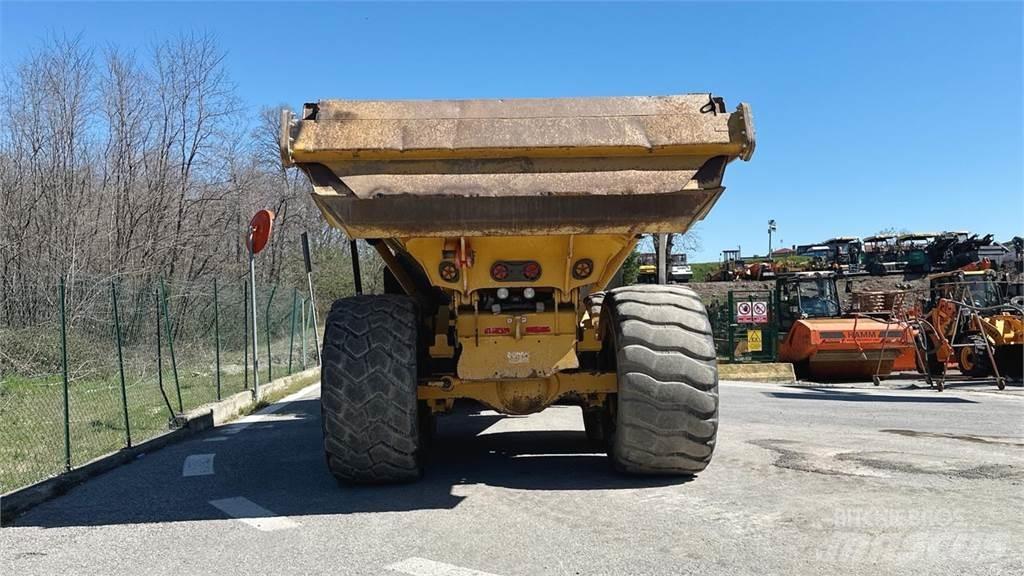 Bell B30E 6x6 側卸礦車