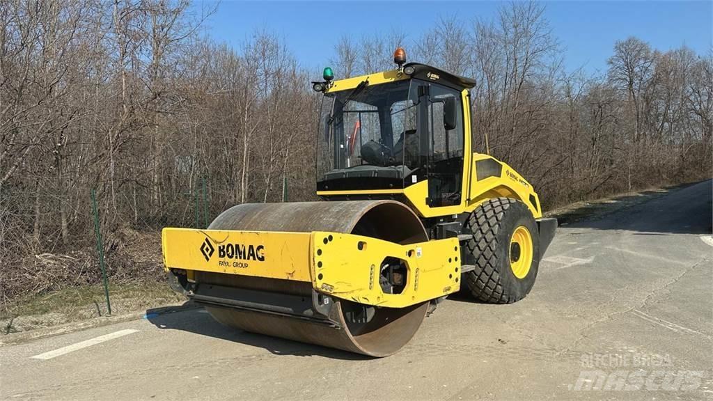 Bomag BW213 DH-5 土壤壓實機