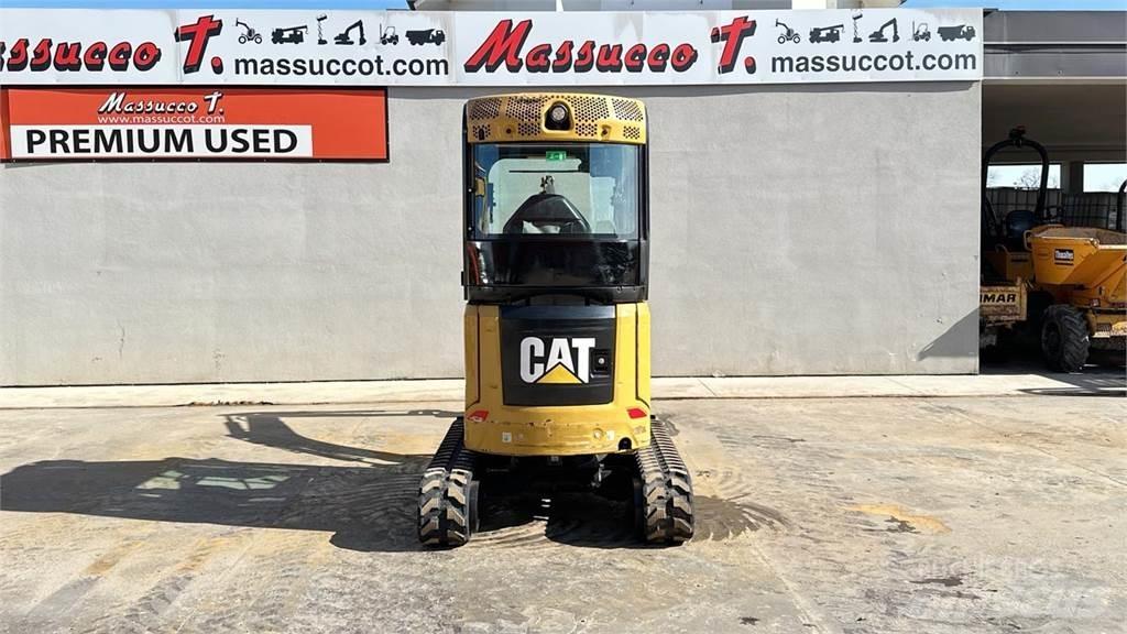 CAT 302CR 小型挖土機/掘鑿機<7t(小型挖掘機)