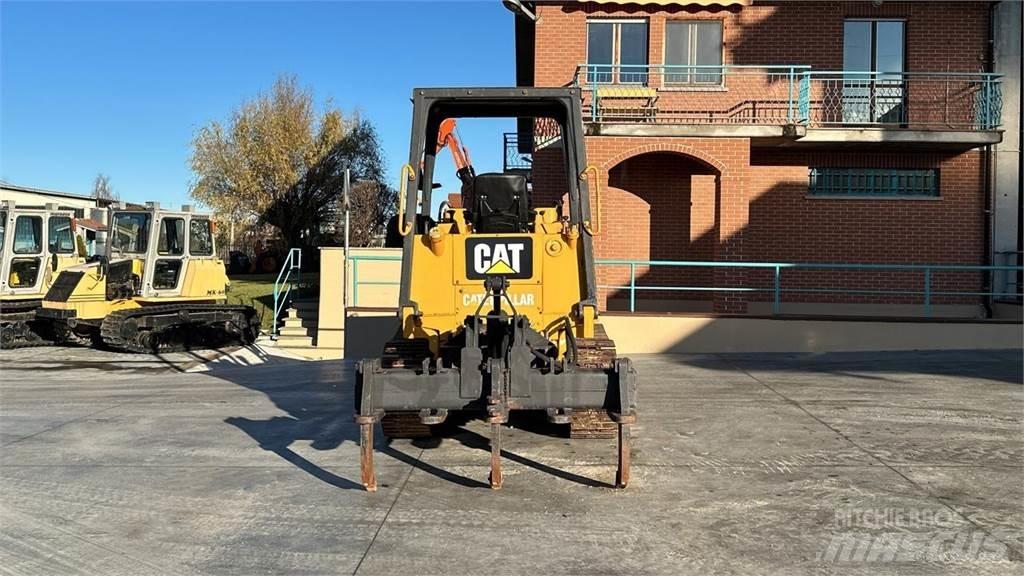 CAT 935C 輪胎式裝載機
