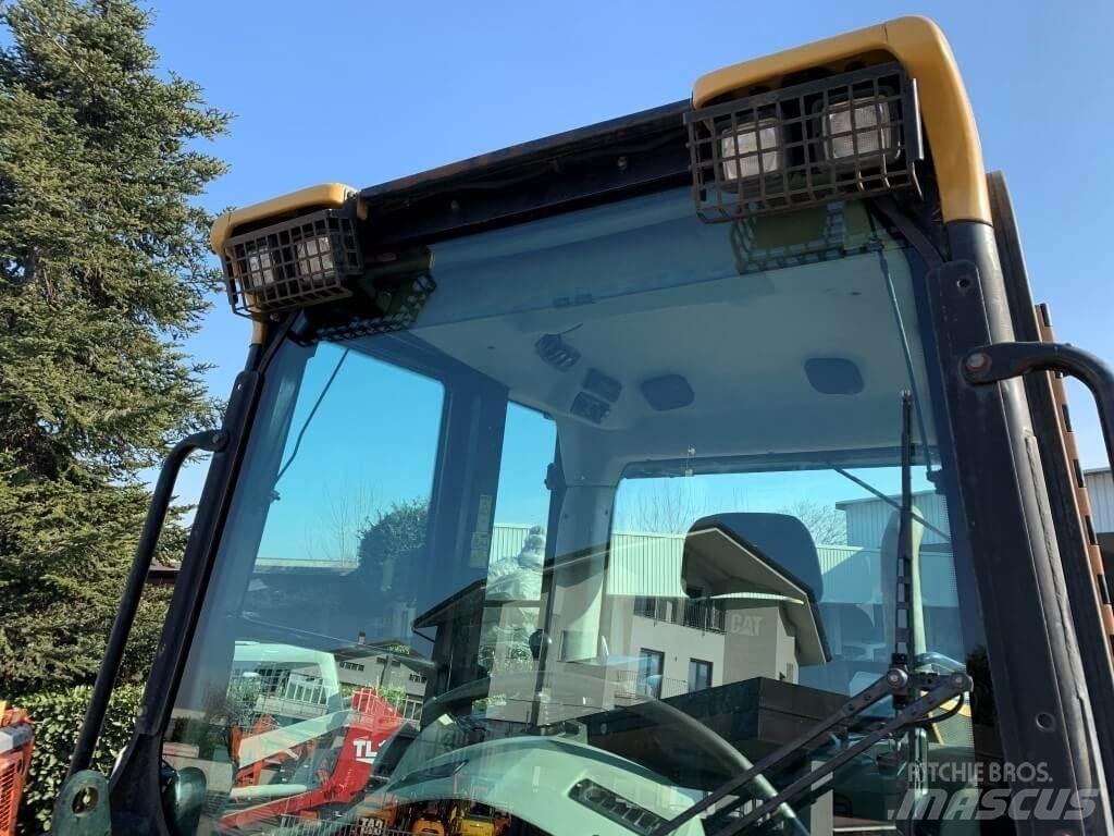 CAT 963D 輪胎式裝載機