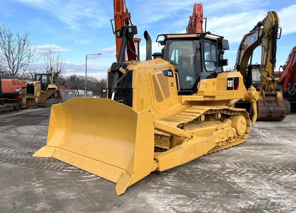 CAT D7E 履帶推土機