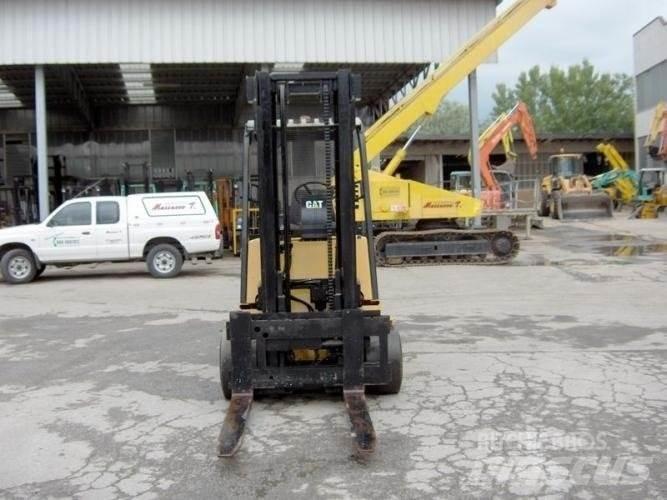 CAT M100D 電動堆高機