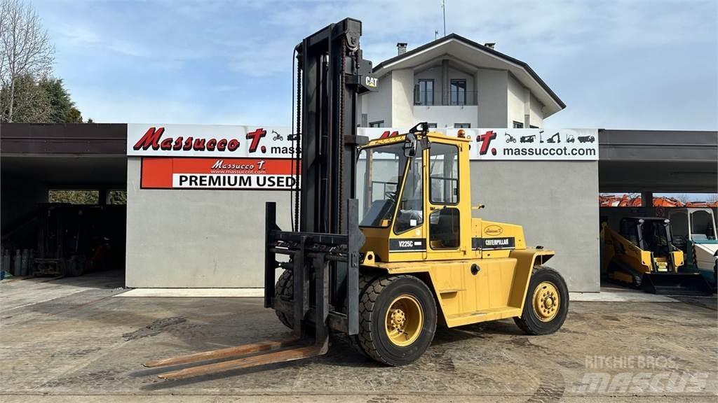 CAT V225C 柴油卡車