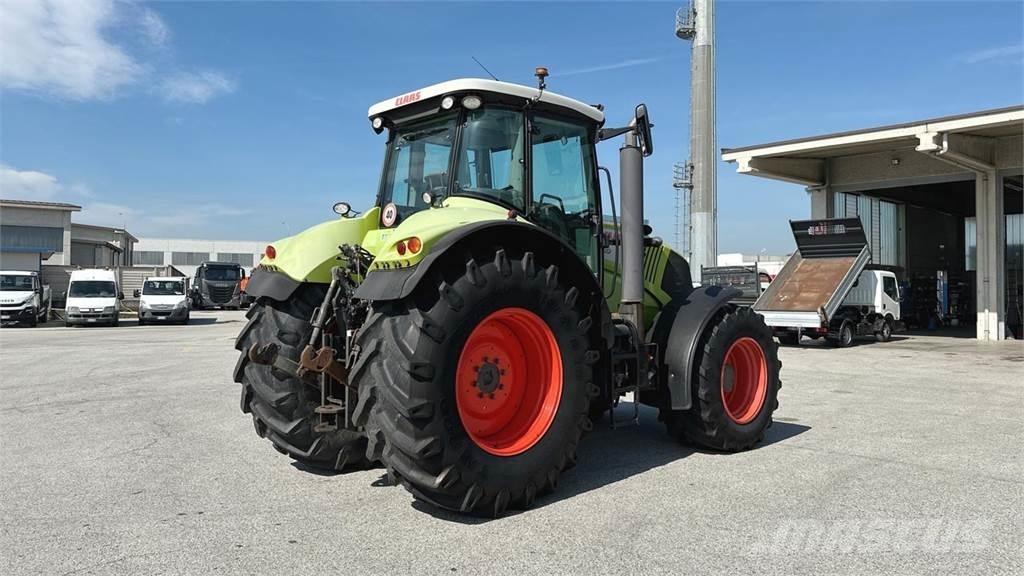 CLAAS AXION 810 4X4 刮雪板和犁