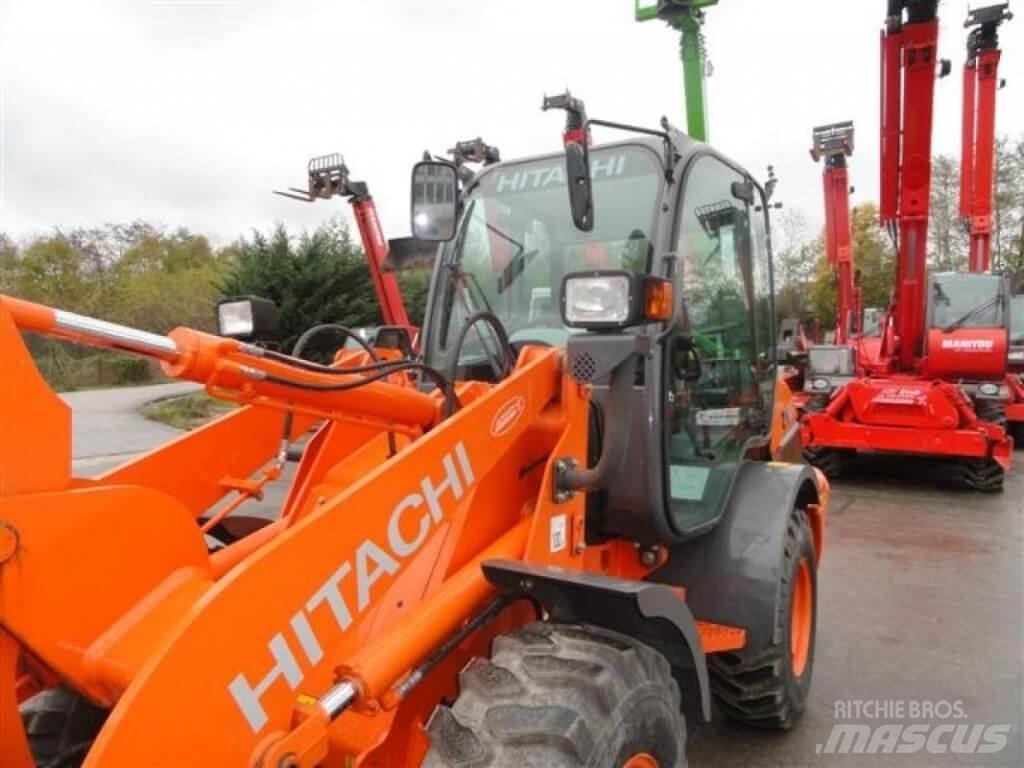 Hitachi ZW 65 刮雪板和犁
