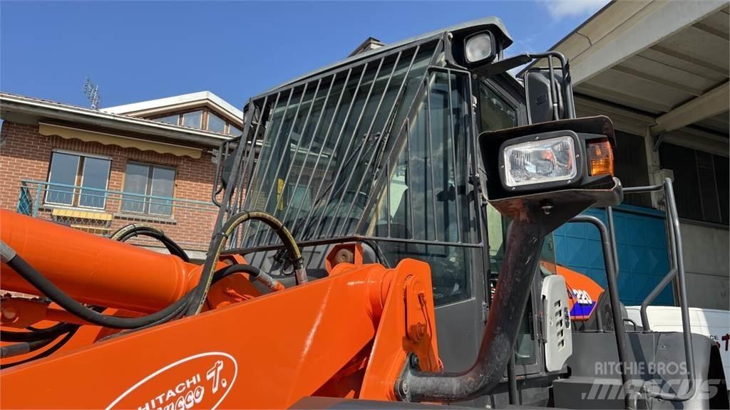 Hitachi ZW220-5B 輪胎式裝載機
