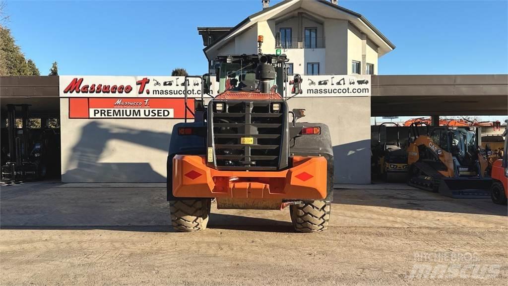 Hitachi ZW220-6 輪胎式裝載機