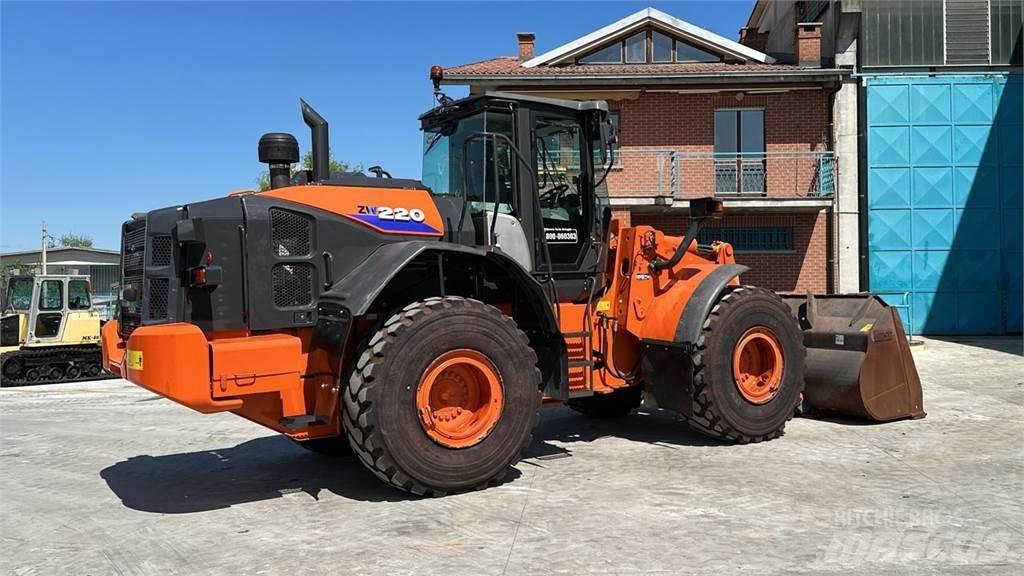 Hitachi ZW220-6 輪胎式裝載機