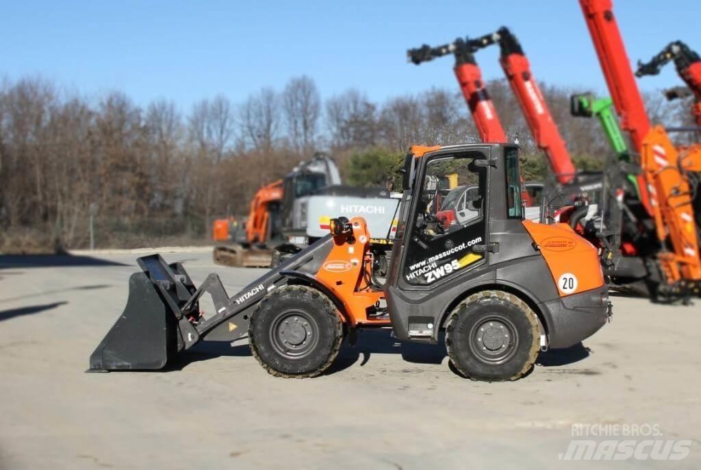 Hitachi ZW95 輪胎式裝載機
