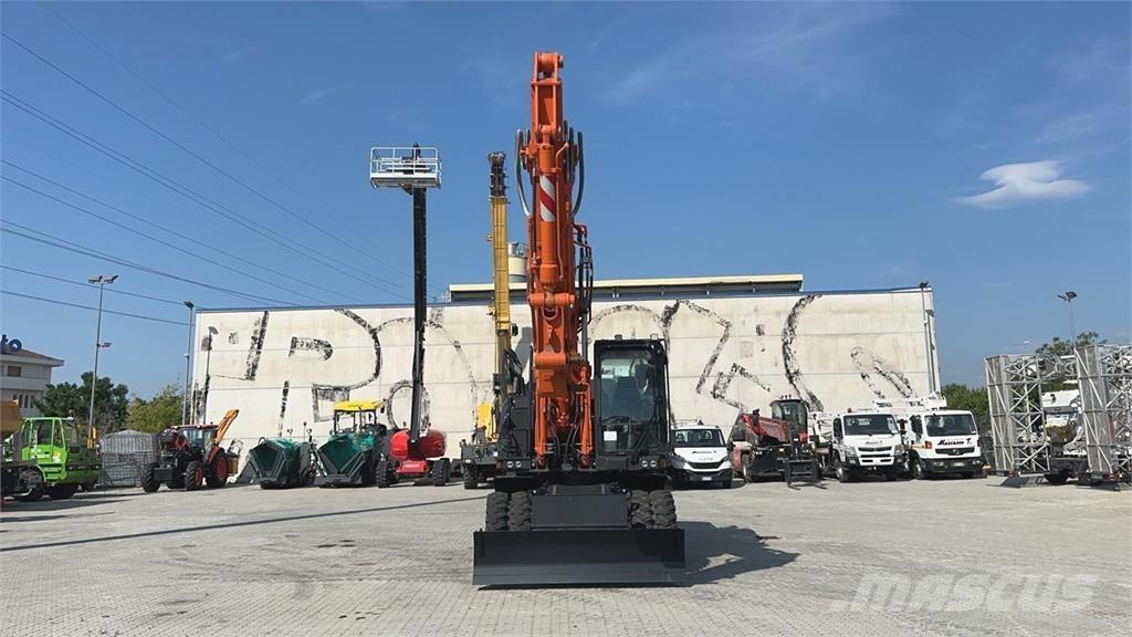 Hitachi ZX220W-7 旋轉式挖土機/掘鑿機/挖掘機