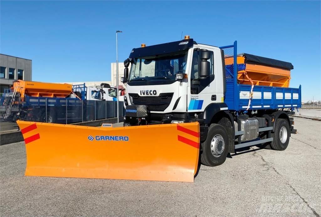 Iveco TRAKKER 360 刮雪板和犁