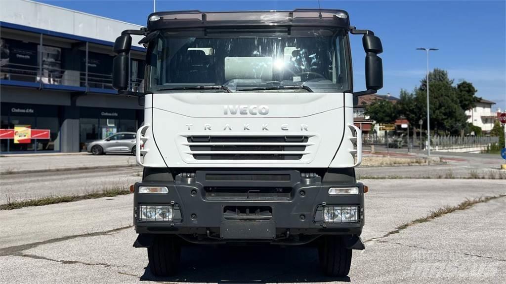 Iveco Trakker 410 8X4 混凝土車