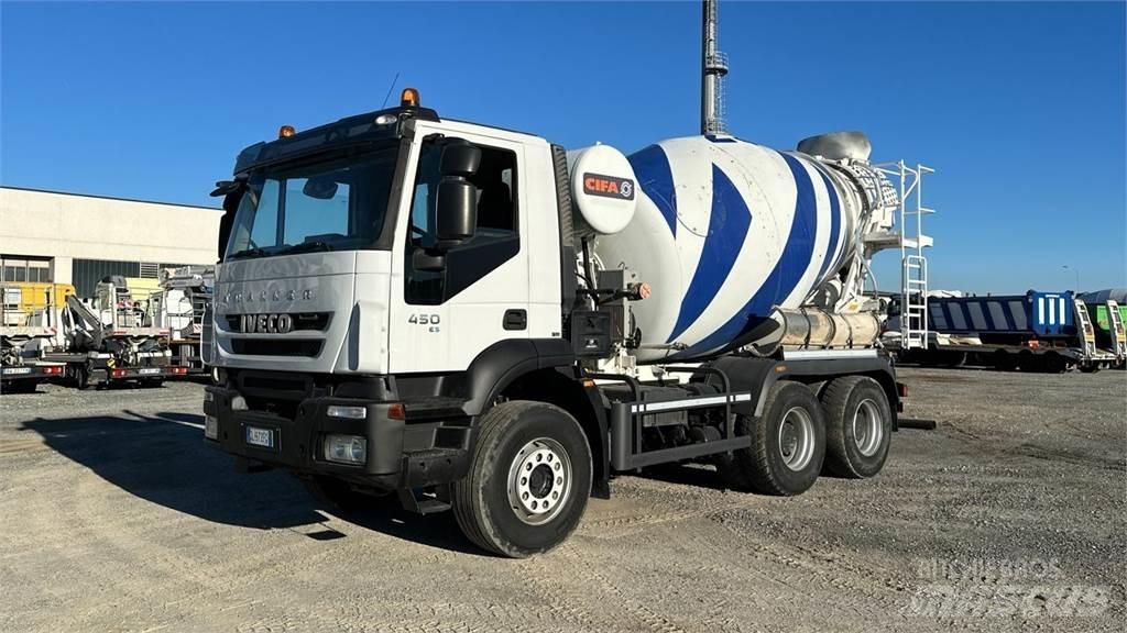 Iveco Trakker 450 6X4 混凝土車