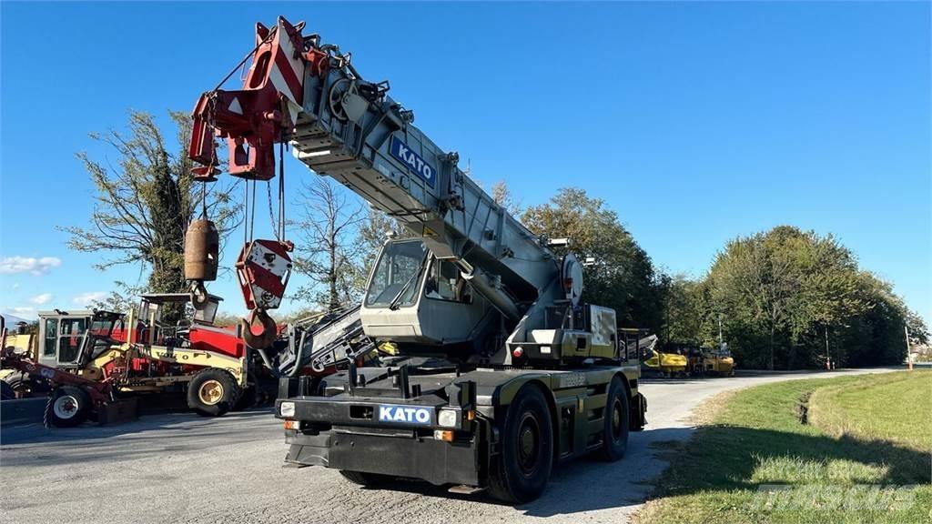 Kato KR 22H-11 4x4 全路面起重機/吊車