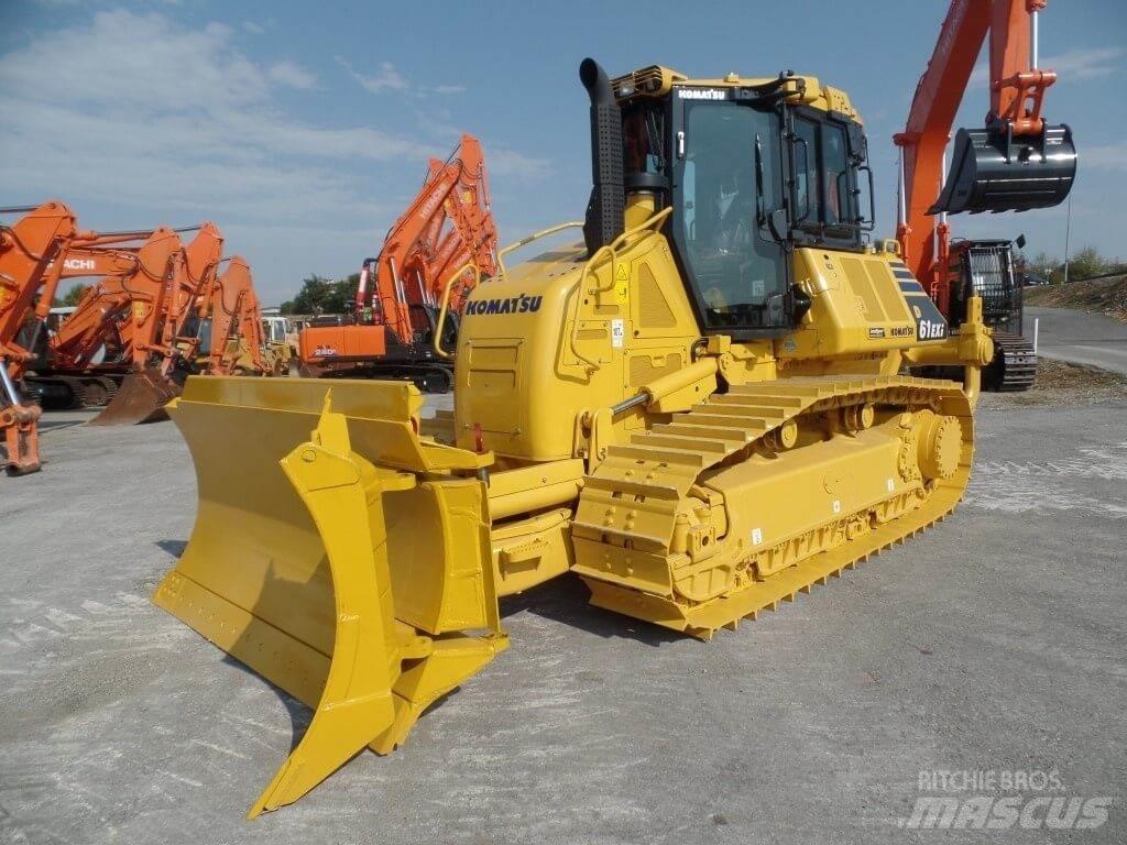 Komatsu D61 EXi 履帶推土機