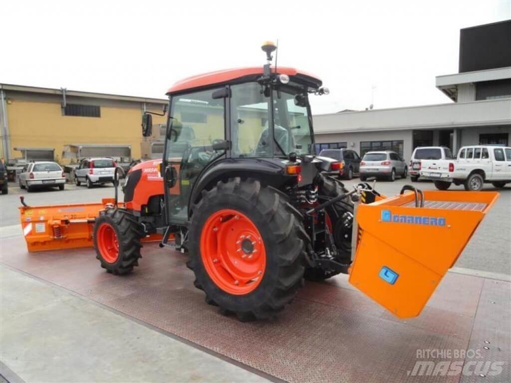 Kubota M 85.40 Narrow 刮雪板和犁