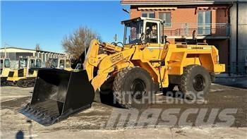 Liebherr L 551 輪胎式裝載機