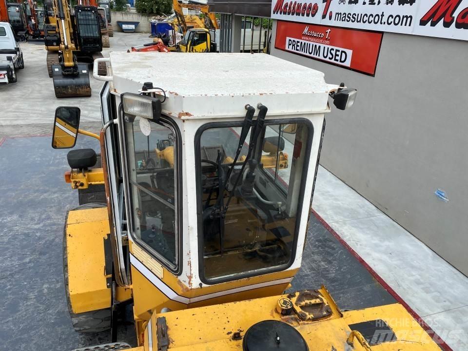 Liebherr L521 輪胎式裝載機