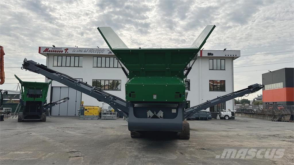 McCloskey R230 廢棄物選別設備